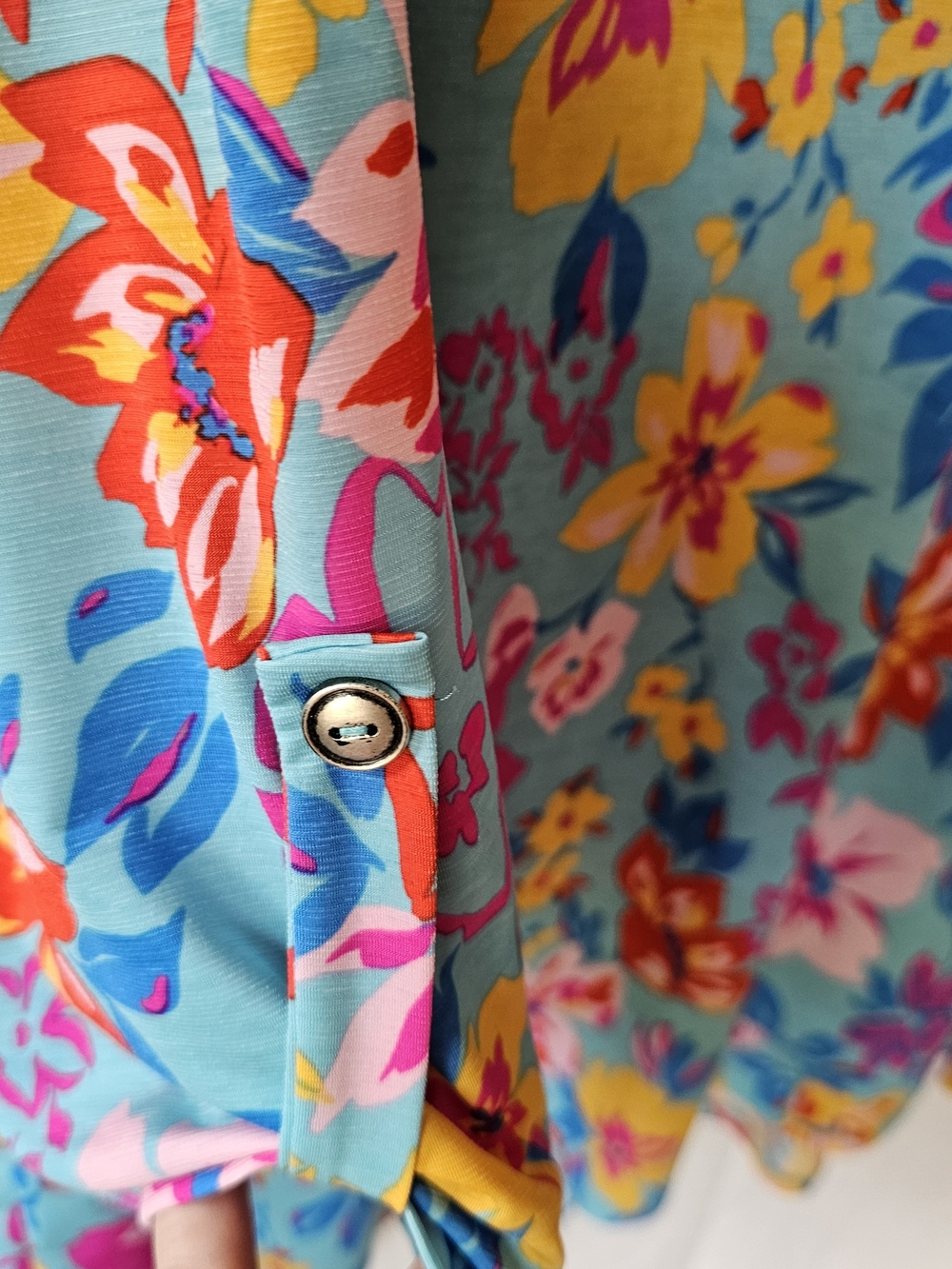 Dear Scarlett Bright Blue Floral Split-Neck Blouse - Picture 3 of 5